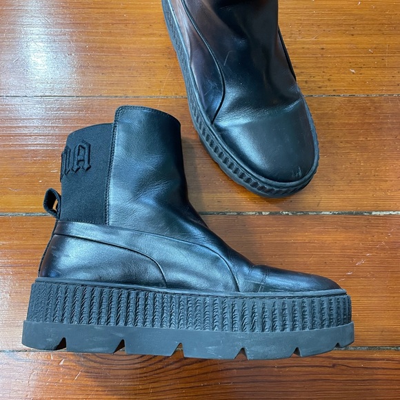 Puma X Fenty Black Chelsea Sneaker Lugg Boot in Triple Black  ~ Size 8 🍄 - Picture 7 of 12